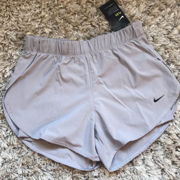 Nike Pants - Nike Women’s 2 in 1 Flex Shorts size Medium - new